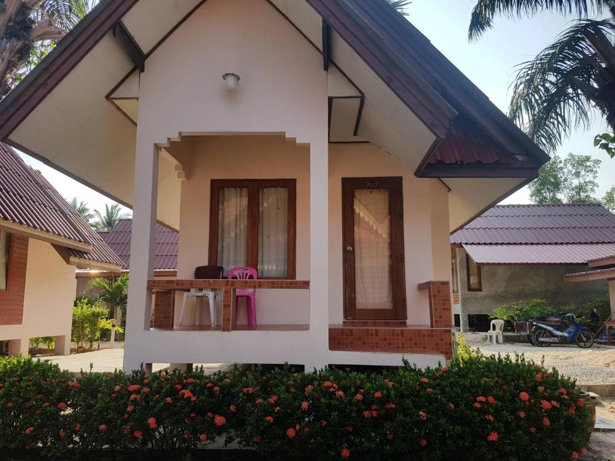 Phuphat Beach Khanom Ngoại thất bức ảnh